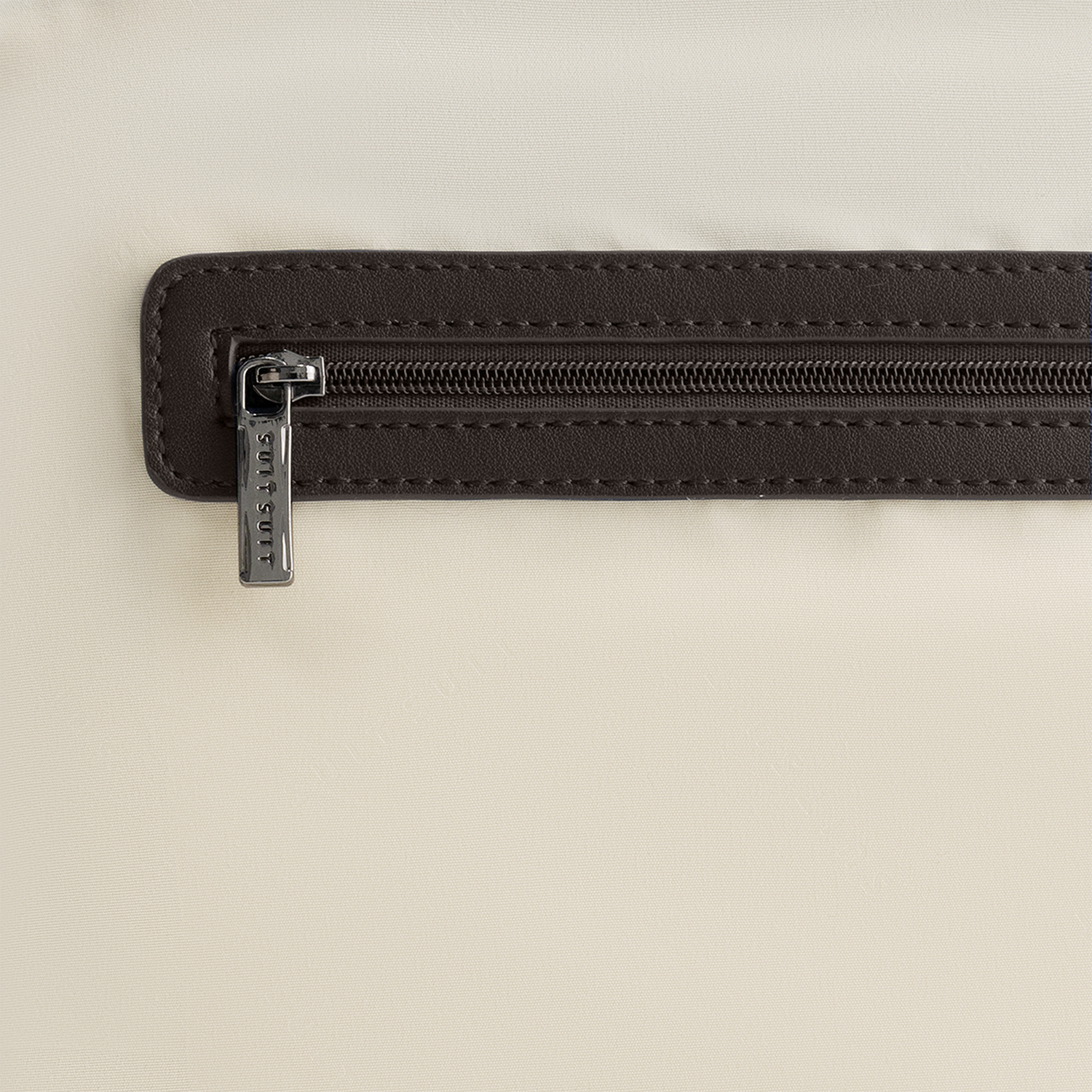 Mystique - Ground Coffee - Trousse de Toilette