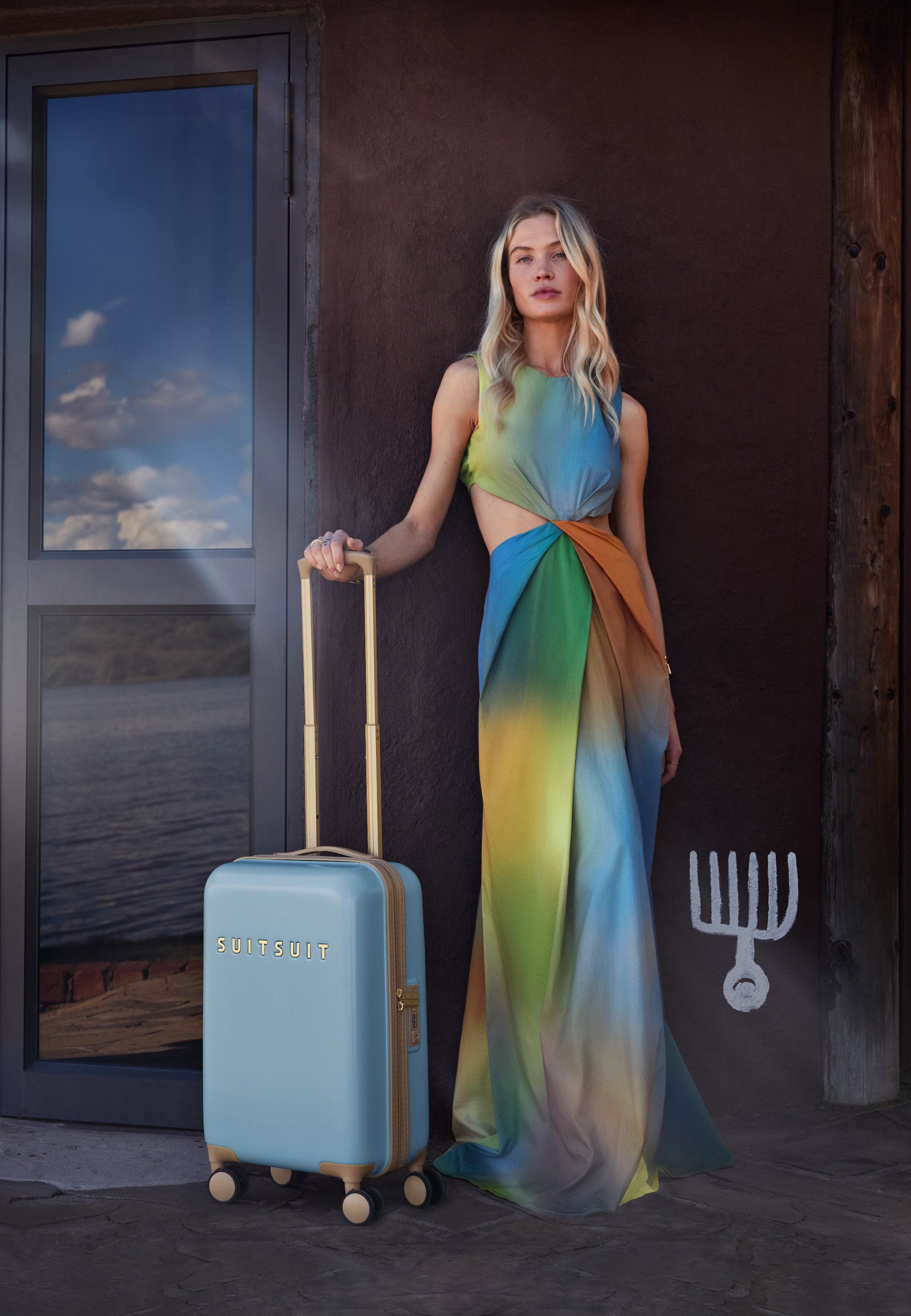 Fusion - Borrowed Blue - Carry-on (20 inch)