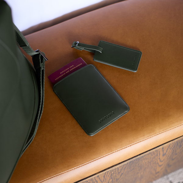 Mystique - Dark Olive - Sleeve de passeport & Étiquette de Bagage Moyen